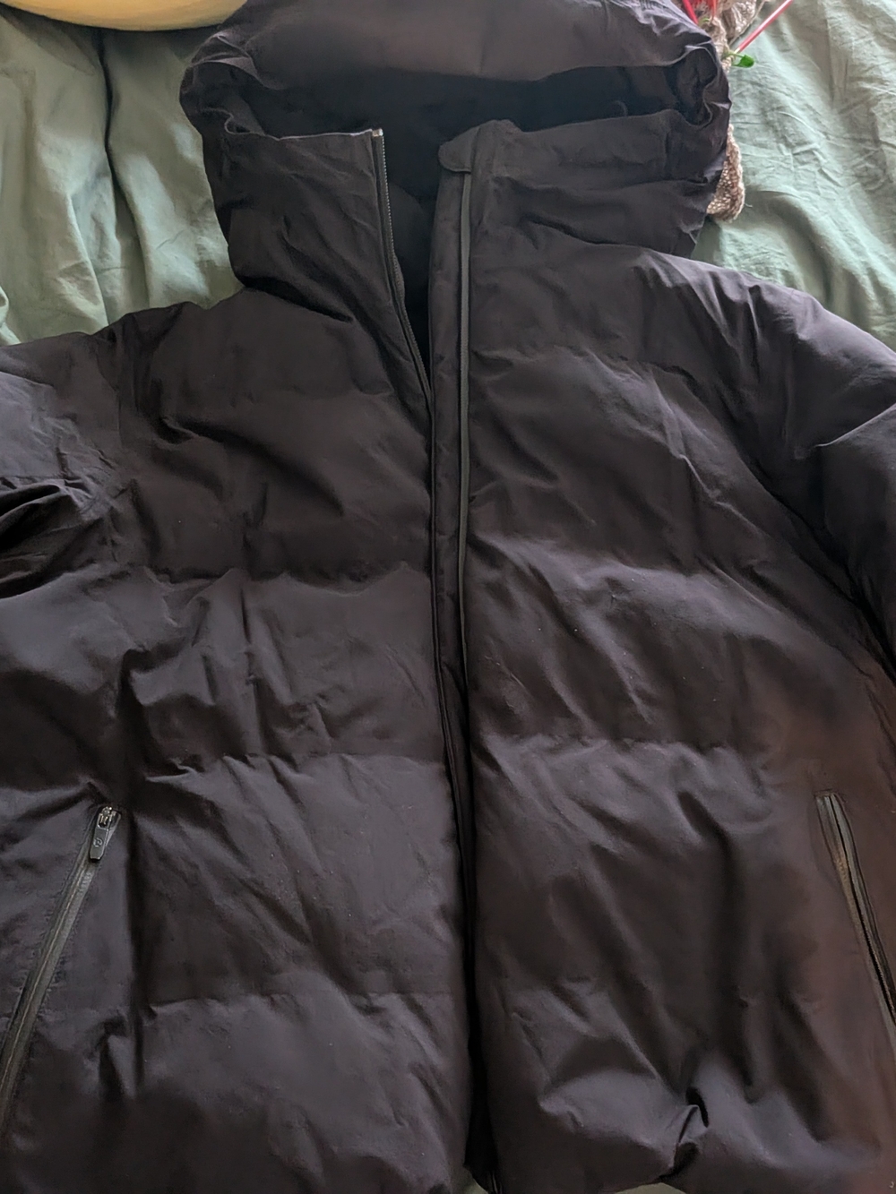 Women's Lululemon Black Hooded Puffer Coat - Insulated Winter Jacket